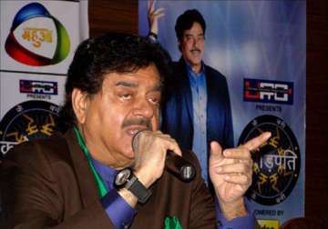 shatrughan files complaint over bhojpuri kbc dues