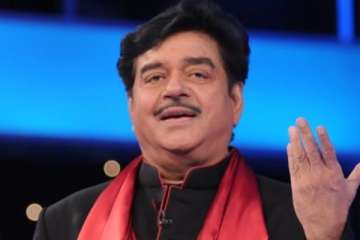 shatrughan sinha undergoes open heart surgery