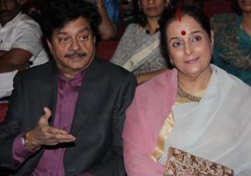 shatrughan sinha discharged from hospital after over a month