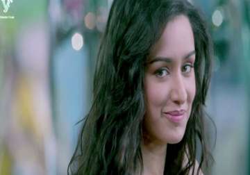 shraddha kapoor likes to compete with herself