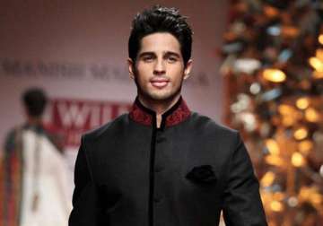 sidharth malhotra to host a show on bollywood villains