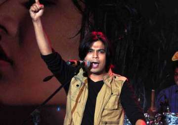 singer ankit tiwari of aashiqui 2 fame arrested for raping his girlfriend