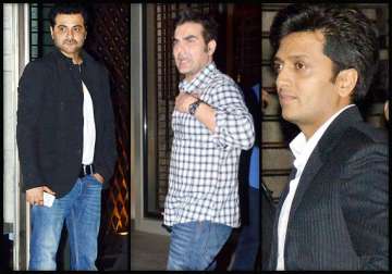 arbaaz reitish sanjay attend sohail khan s birthday bash see party pics