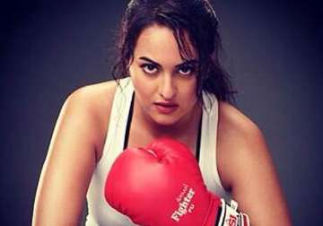 sonakshi sinha i d love to do sports film see pics