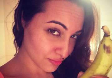 sonakshi hits back at golden kela awards posts a pics with real banana