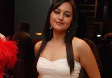 sonakshi says i have no time for men