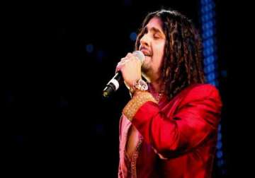 sonu nigam humiliated by organiser after up concert