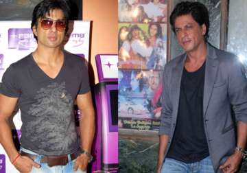 sonu sood hid shah rukh khan s chocolates to keep him fit