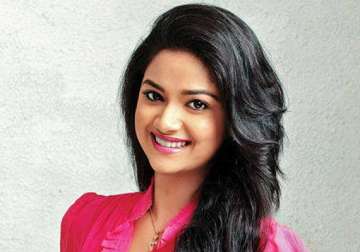southern actress keerthi inclined towards designing
