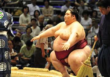 sumo wrestler to enter bigg boss as guest