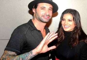 sunny leone s husband to debut in bollywood