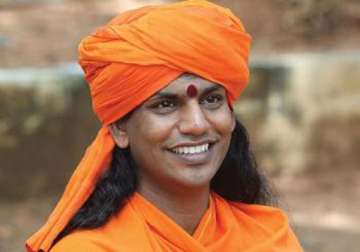 swami nithyananda being persuaded to join bigg boss 6