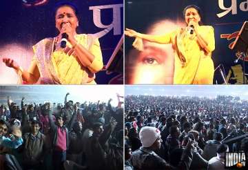 thousands brave rain in ranchi to watch asha bhonsle sing