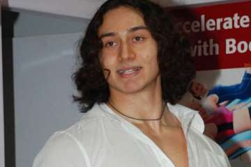 tiger shroff to enter bollywood with heropanti