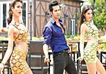 varun dhawan goes micheal jackson way for main tera hero