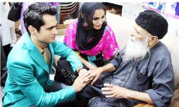 veena malik offers to donate her kidney to social worker edhi