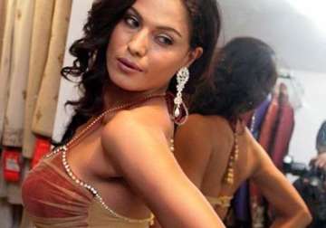 veena malik to do an item song in bollywood