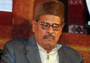 veteran singer manna dey critical in bangalore hospital