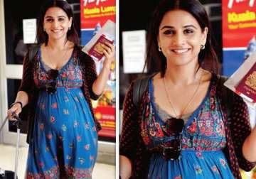 vidya takes pregnancy tips from sister for kahaani