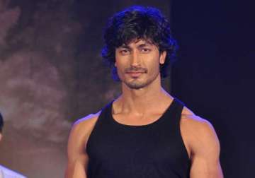 vidyut jammwal rubbishes reports of being cast in a marathi film