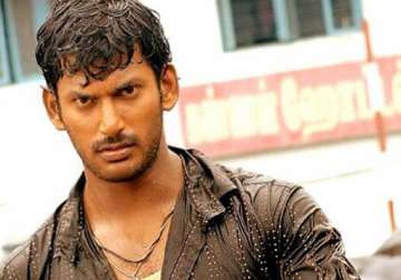 vishal turns producer with paandia naadu