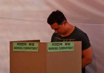 voting important process of democracy must vote aamir khan