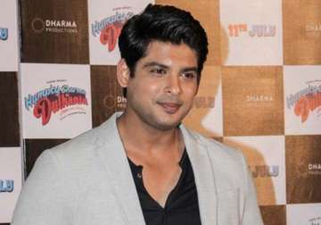 why didn t siddharth shukla wait for lead role to enter films