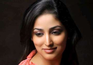 yami gautam supports food for soul campaign