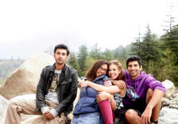 yeh jawaani... crosses rs.60 crore in opening weekend