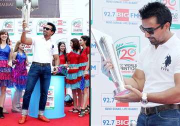 ajaz khan unveils t20 world cup trophy