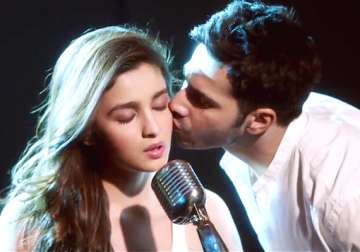 alia bhatt s samjhawan unplugged review a melodious dictionary of love and separation watch video