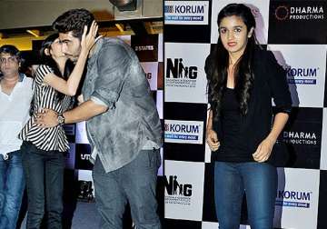 alia bhatt shocked girl kisses arjun kapoor in public see pics