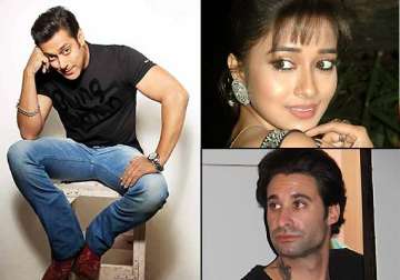 bigg boss 8 salman returns with a kick see who all would locked in bigg boss house