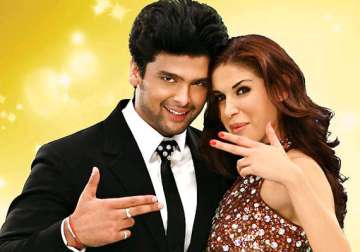 bigg boss 7 kushal to return with girlfriend elena see pics