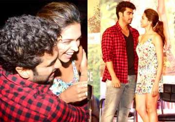 deepika arjun get cosy at an event should ranveer be jealous view pics