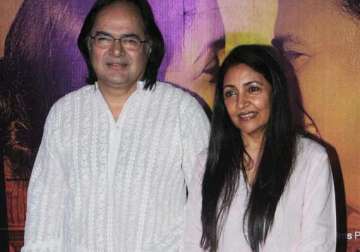 deepti naval remembers friend farooque sheikh see pics