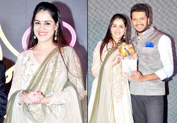 genelia flaunts pregnancy charm glows with hubby riteish see pics