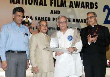 president pranab mukherjee honours legendary lyricist gulzar with dada saheb phalke award