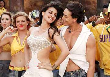 heropanti box office collection going great mints over rs.21 crore in opening weekend