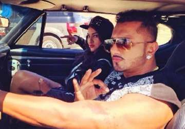 yo yo honey singh launches his romantic dance album desi kalakaar