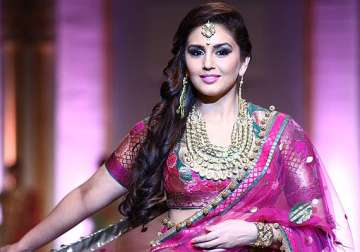 huma qureshi to marry in 2018
