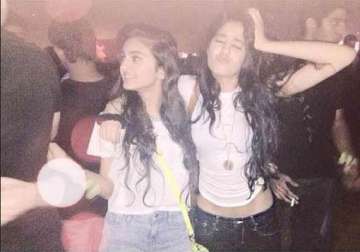 sridevi s daughter jhanvi kapoor caught drunk in a party see inside pics