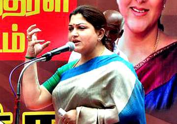 actress khushbu sundar quits dmk