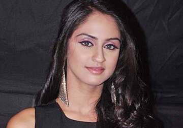 krystle dsouza is a loving daughter in real life too