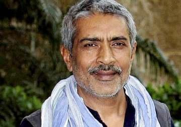 filmmaker prakash jha to contest lok sabha polls from bihar