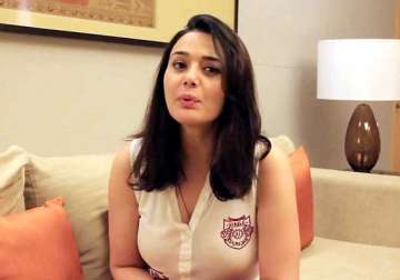 preity zinta molestation case actress posts her side of explanation on facebook read it here