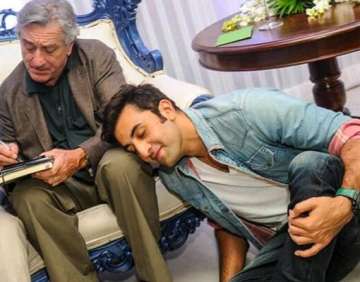 when ranbir kapoor touched robert de niro s feet see pics