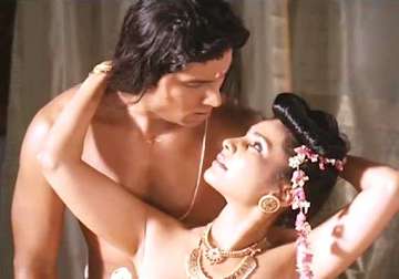 rang rasiya trailer review randeep hooda paints this intense sensuous drama watch trailer