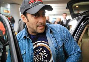 salman khan promotes poland urges producers to go for it in films see pics