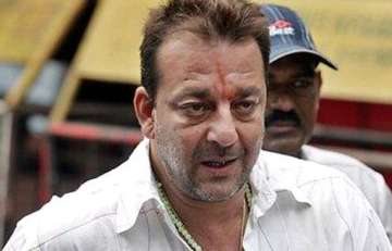 maharashtra govt to probe how sanjay dutt got parole by misleading officials on maanyata s health